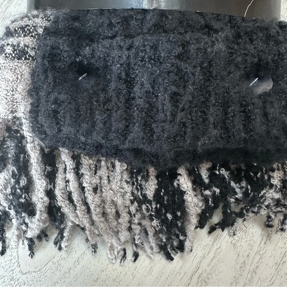 New Steve Madden Set Beanie and Scarf